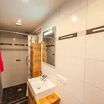盖斯特豪斯查布公寓